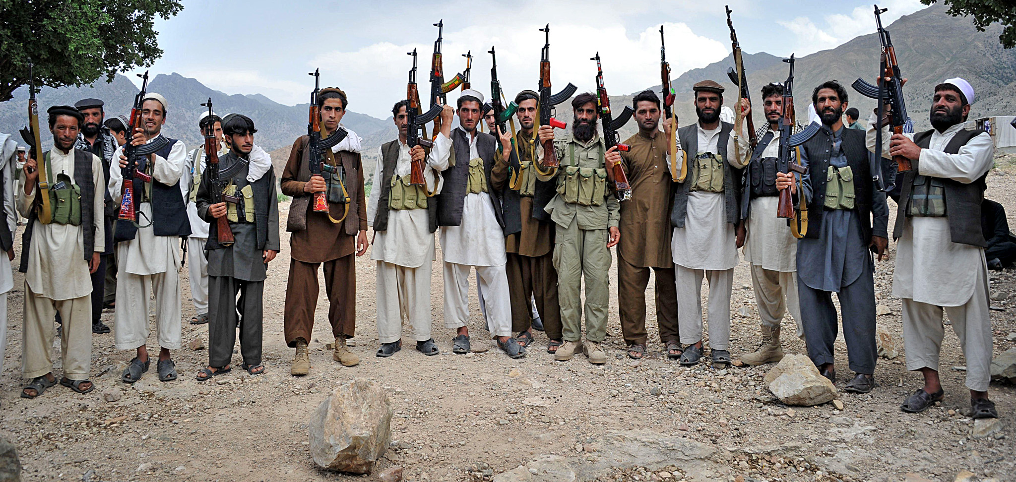 افغان حکومت نے حقانی نیٹ ورک کے 9 ارکان رہا کردیے