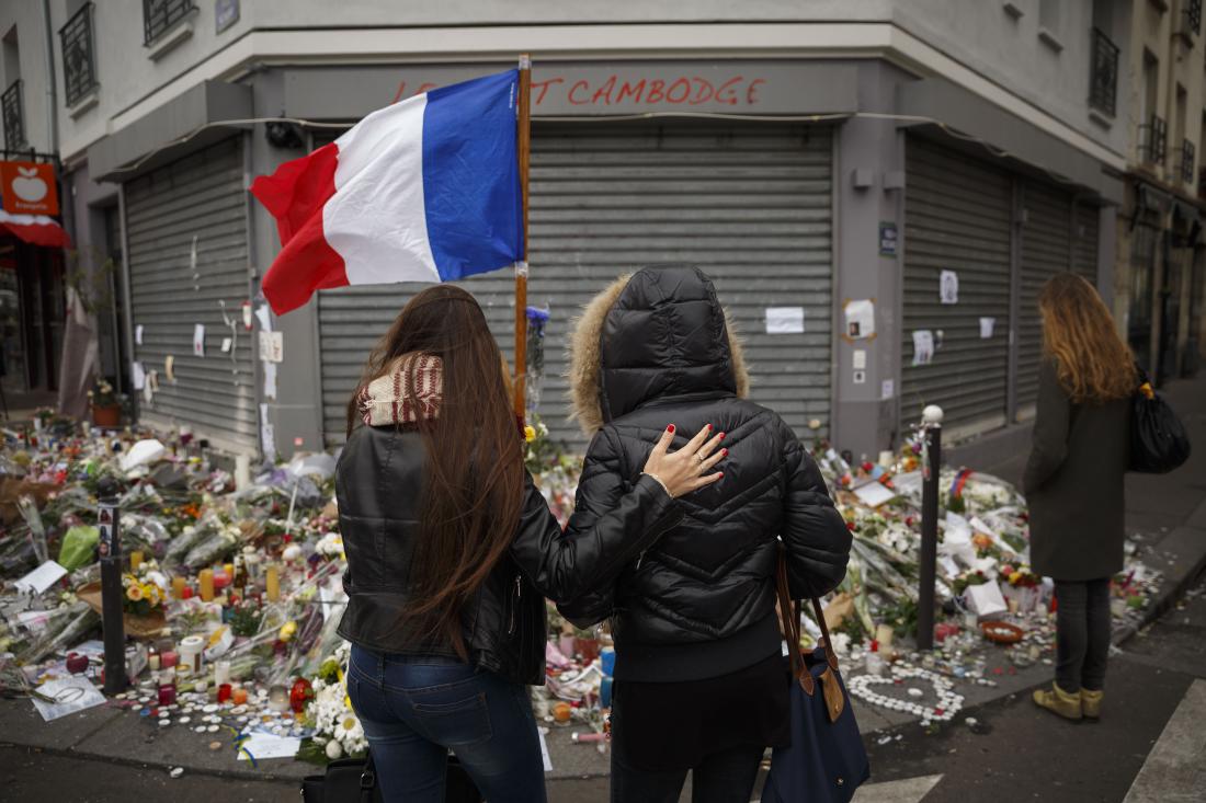 پیرس حملوں کی 5 من گھڑت داستانیں
