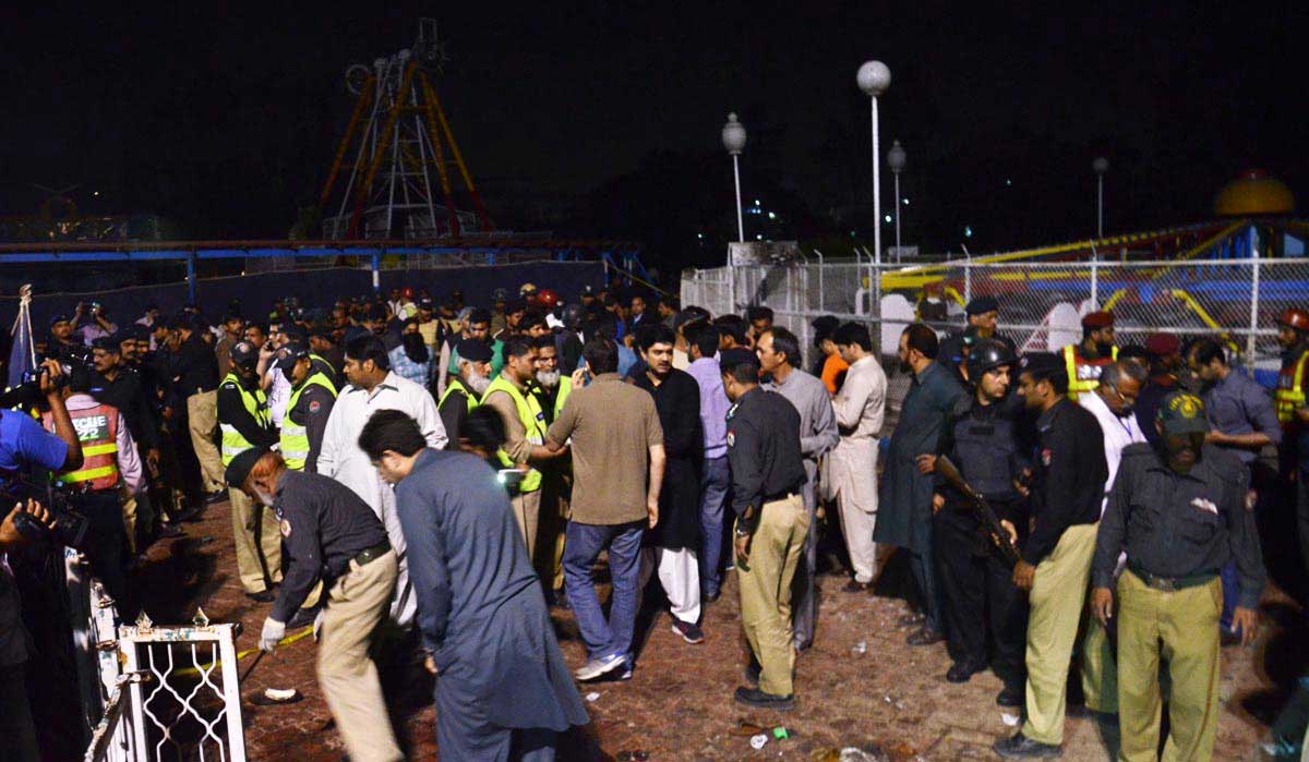 لاہور: گلشن اقبال پارک میں دھماکہ 56 افراد ہلاک دوسو زخمی!