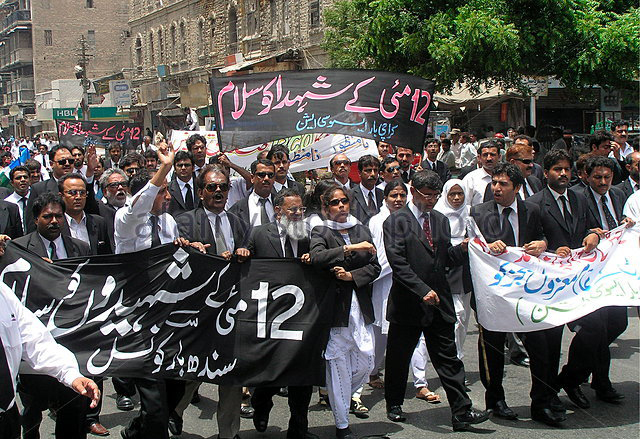 سانحہ بارہ مئی: آج ملک بھر میں وکلاء یوم سیاہ منا رہے ہیں! عدالتی کارروائی کا بھی بائیکاٹ