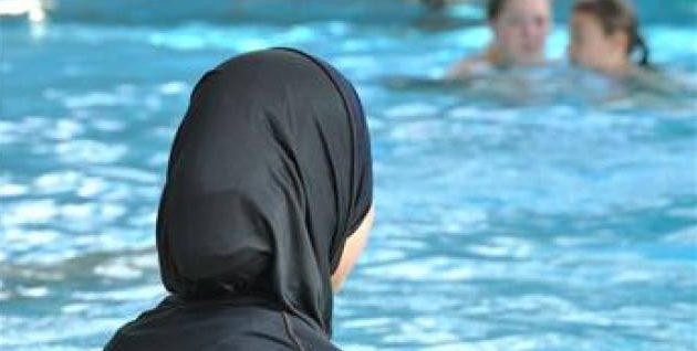 مخلوط تیراکی سے انکار، مسلمان لڑکیاں شہریت سے محروم