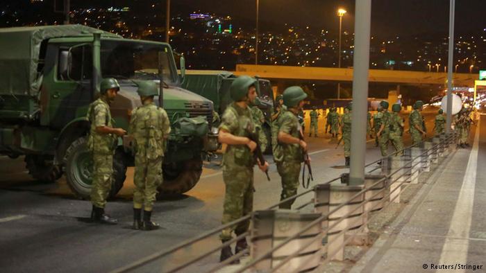 ترکی میں ایک فوجی گروپ کی طرف سے اقتدار پر قبضہ ! مارشل لاء کے نفاذ اور کرفیو کااعلان