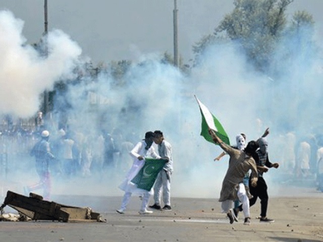 وزیراعظم کا خطاب،  بھارت میں ماتم، مقبوضہ کشمیر میں شادیانے