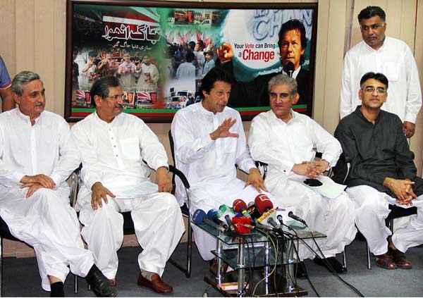 اسلام آباد احتجاج:عمران خان کے ساتھی پورس کے ہاتھی ثابت ہوئے