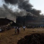 گڈانی , دھماکے سے 18افرادجاں بحق۔ بحری جہازکی صفائی کے بغیر ہی کٹائی شروع کرا دی گئی