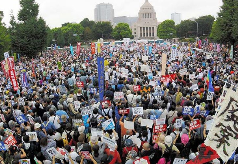 جاپان میں جنگوں کے خلاف عوام سڑکوں پر نکل آئے