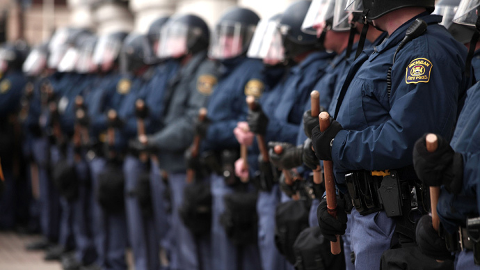امریکی پولیس فورس میں ہم جنس پرستی۔۔۔۔ ایف بی آئی کوملزمان کی تلاش