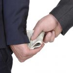 نواب شاہ میں کروڑ وں کی کرپشن ‘افسران معطل ‘ اعلیٰ سیاسی شخصیت نے منہ موڑلیا