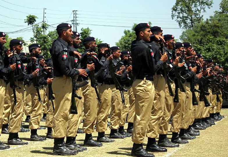 سندھ کے 6 پولیس افسران کے پروموشن منسوخ، اصل قصہ کیا ہے؟