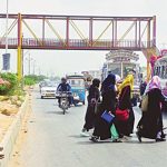 کراچی کی سڑکوں پر بے ہنگم ٹریفک، عوام کاگھروں سے نکلنا دشوار