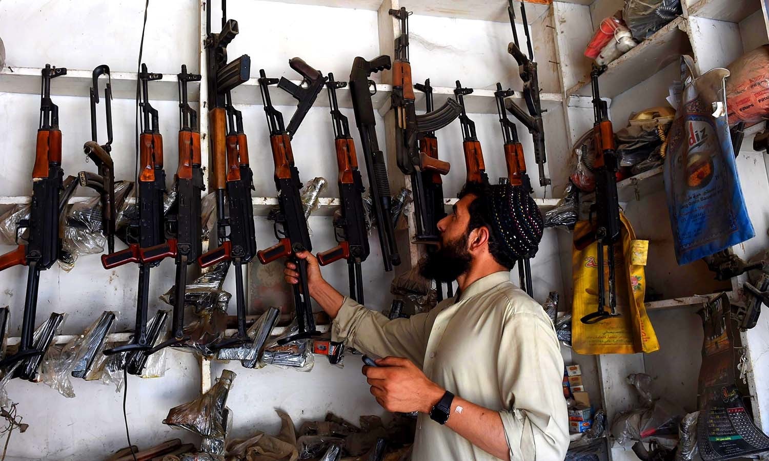 پشاور ، درہ آدم خیل میں تیار اسلحے کی دنیا میں مارکیٹنگ کا منصوبہ
