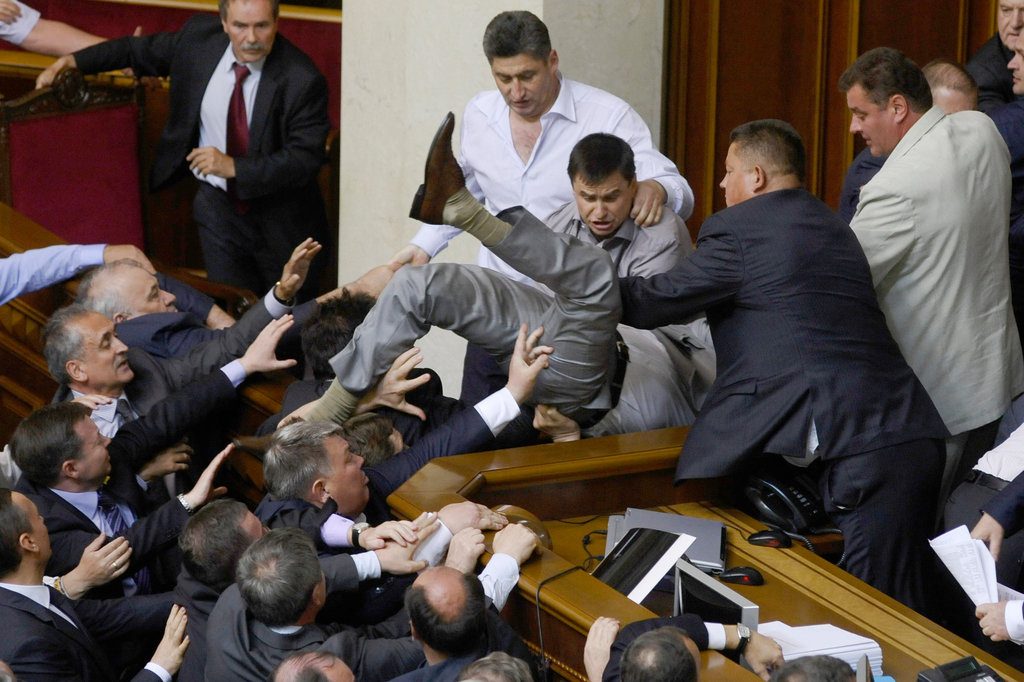 سیاستدان کو روسی ایجنٹ کہنے پر یوکرینی پارلیمنٹ میں ہنگامہ