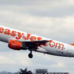 اسپین سے برطانیا جانیوالی خاتون کو قابل اعتراض لباس پر طیارے سے نکال دیا گیا