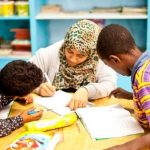 مصرمیں 30 ہزار بچوں کو آوارگی کا شکار ہونے سے بچانی والی بیلجین خاتون