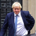 برطانوی وزیراعظم پر خاتون صحافی کا قابلِ اعتراض رویے کا الزام