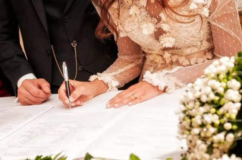 سعودی عرب میں شادی کی کم سے کم عمر 18 سال مقرر