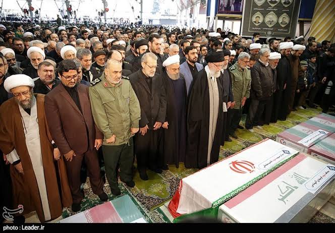 جنرل قاسم سلیمانی اور ساتھیوں کی نماز جنازہ تہران میں ادا کردی گئی