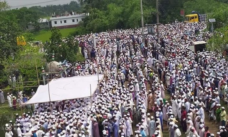 بنگلہ دیش، مجمع پر پابندی کے باوجود ایک لاکھ افراد کی جنازے میں شرکت، حکومتی عہدیدار حیران