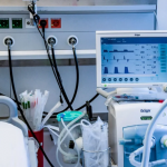 کورونا سے زیادہ اموات کی وجہ ابتدا میں نمونیاکا پتہ نہ چلنا ہے ،امریکی ڈاکٹر