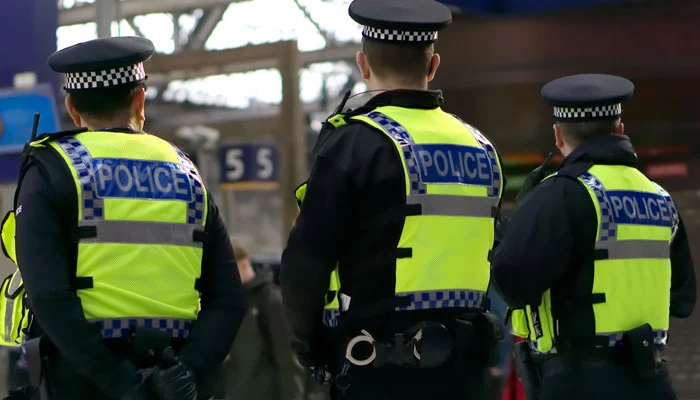 لندن میں پولیس اہلکاروں کا سیاہ فام شخص پر تشدد،ویڈیووائرل