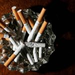 برطانیا میں کورونا خوف سے دس لاکھ افراد نے سگریٹ نوشی ترک کر دی