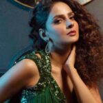 اداکارہ صبا قمر نے اپنا موبائل فون بند کردیا