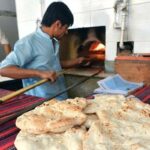آٹا مزید مہنگا، نانبائیوں نے روٹی کی قیمت 30 روپے کرنے کا مطالبہ کردیا