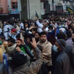 تحریک لبیک کی ریلی فیض آباد پہنچ گئی، پولیس سے جھڑپیں