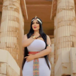 مصر میں ماڈل کے فرعونی لباس زیب تن کرنے کے واقعے کی انکوائری