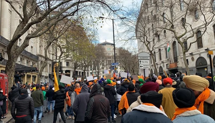 لندن میں سکھ برادری کا احتجاج، بھارتی ہائی کمیشن کا کنٹرول اسکاٹ لینڈ یارڈ نے سنبھال لیا