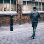 بیوی سے لڑائی کے بعد اطالوی شخص کا450کلومیٹر پیدل سفر،پولیس نے پکڑ لیا