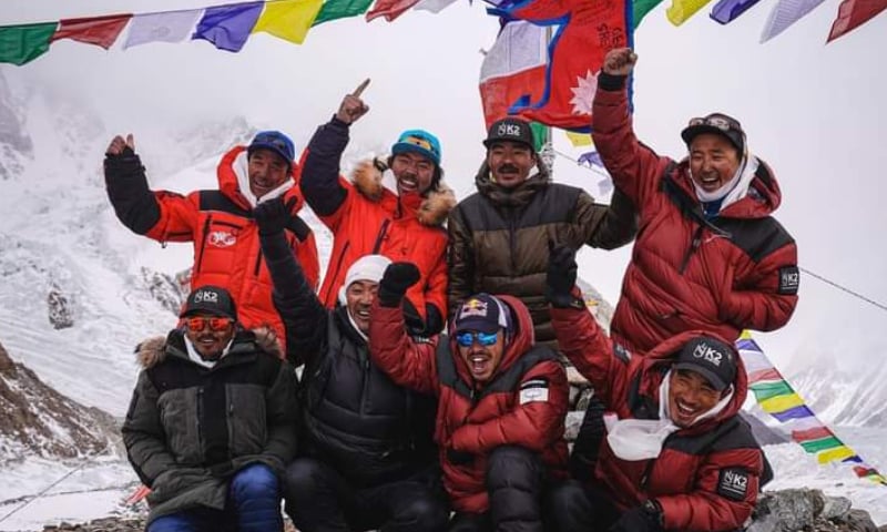 نیپالی کوہ پیماؤں نے سردیوں میں کے ٹو سَر کرکے تاریخ رقم کردی
