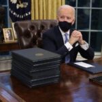 ٹرمپ کی متنازع پالیسیاں ختم کرنے کے متعدد حکم نامے جاری