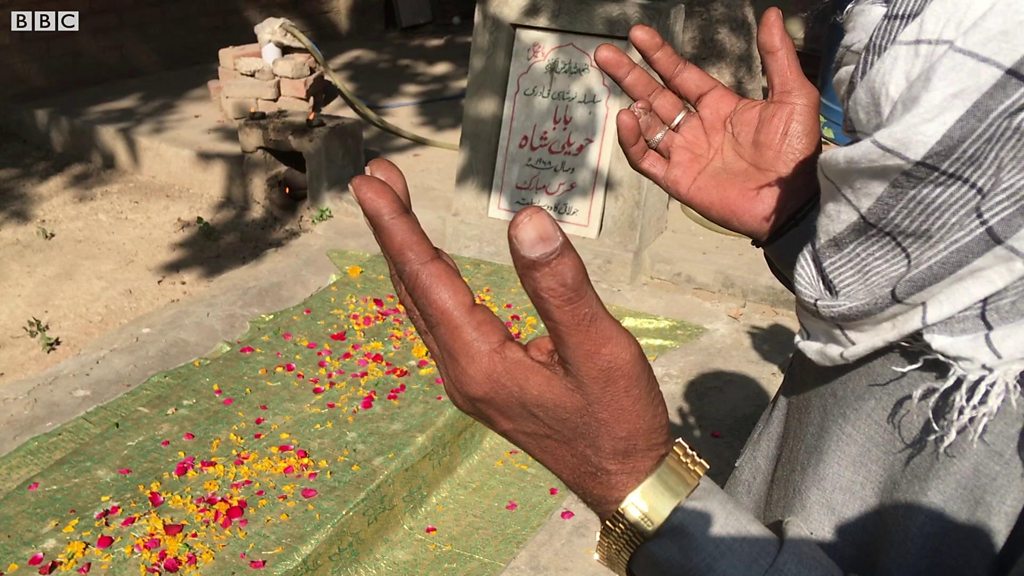 بھارت میں مسلمانوں کے قبرستانوں پر قبضے کیے جانے لگے