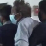 بھارت، اسٹریچر نہ ہونے پر کورونا مریض وارڈ سے موٹرسائیکل پر منتقل، ویڈیو وائرل