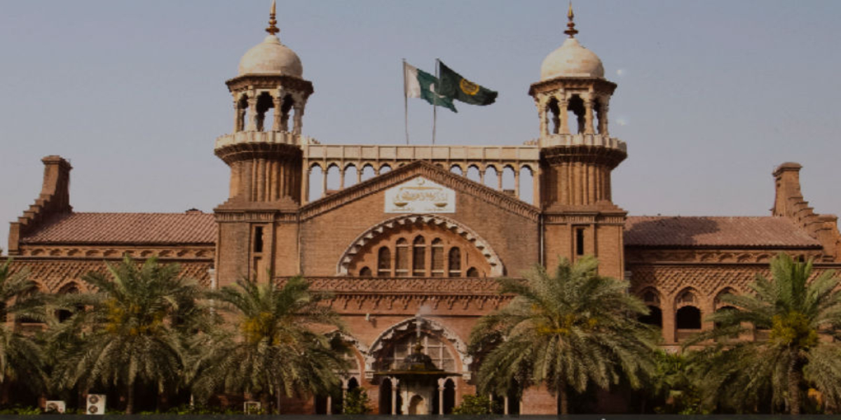 لاہور ہائی کورٹ میں وزیر اعظم کیخلاف توہین عدالت کی درخواست سماعت کیلئے منظور
