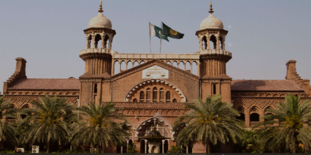 لاہور ہائی کورٹ میں وزیر اعظم کیخلاف توہین عدالت کی درخواست سماعت کیلئے منظور