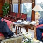 وزیر اعظم سے فواد چوہدری کی ملاقات ، وزیر اطلاعات کا اضاقی قلمدان دینے کا فیصلہ