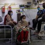بھارت میں عالمی وبا سے نظام صحت متاثر، متعدد ہسپتالوں میں آکسیجن ختم