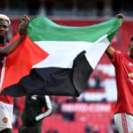 مانچسٹر یونائیٹڈ کے کھلاڑیوں نے فلسطینی پرچم لہرا دیا