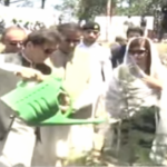 وزیراعظم  نے پودا لگا کر ایک ارب درختوں کا ہدف مکمل کرلیا