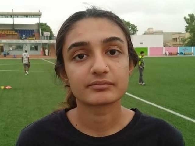 کراچی یونیورسٹی کی طالبہ نے پاکستان فٹبال میں تاریخ رقم کردی