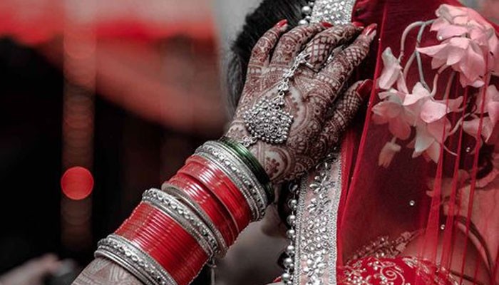 بھارتی لڑکی کی جانب سے شادی کیلئے کم عمر امیر لڑکے کی تلاش کا اشتہار وائرل