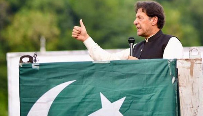 وزیر اعظم عمران خان کا کشمیری عوام کو دو ریفرنڈم کرانے کا عندیہ