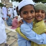 مسلمان عیدالاضحی روایتی جوش سے منارہے ہیں