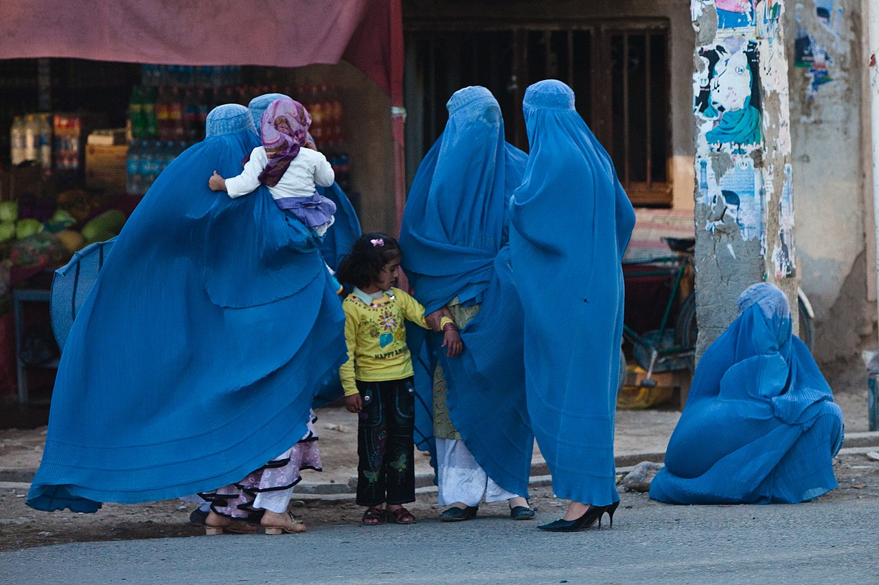 کابل میں حجاب اور پگڑی کی فروخت ،قیمتوں میں اضافہ