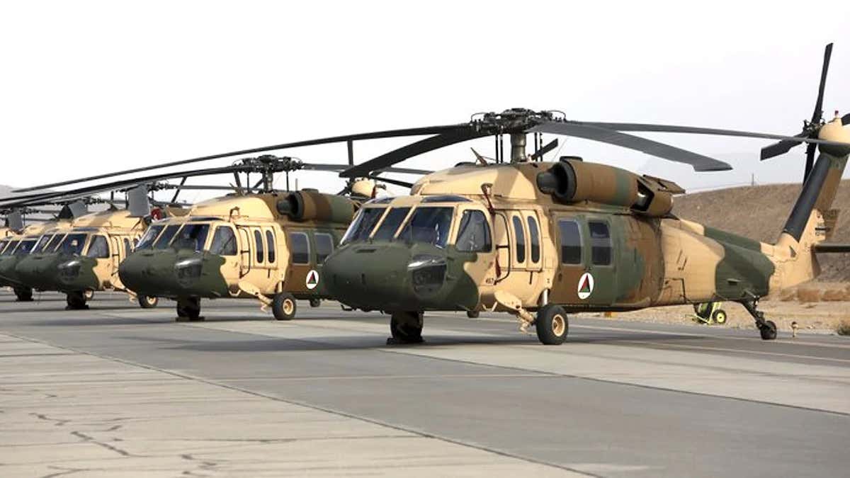 ازبک حکومت کا ازبکستان لے جانے والے  ہیلی کاپٹروں کوپائلٹ سمیت واپس افغانستان کے حوالے کرنے کا اعلان