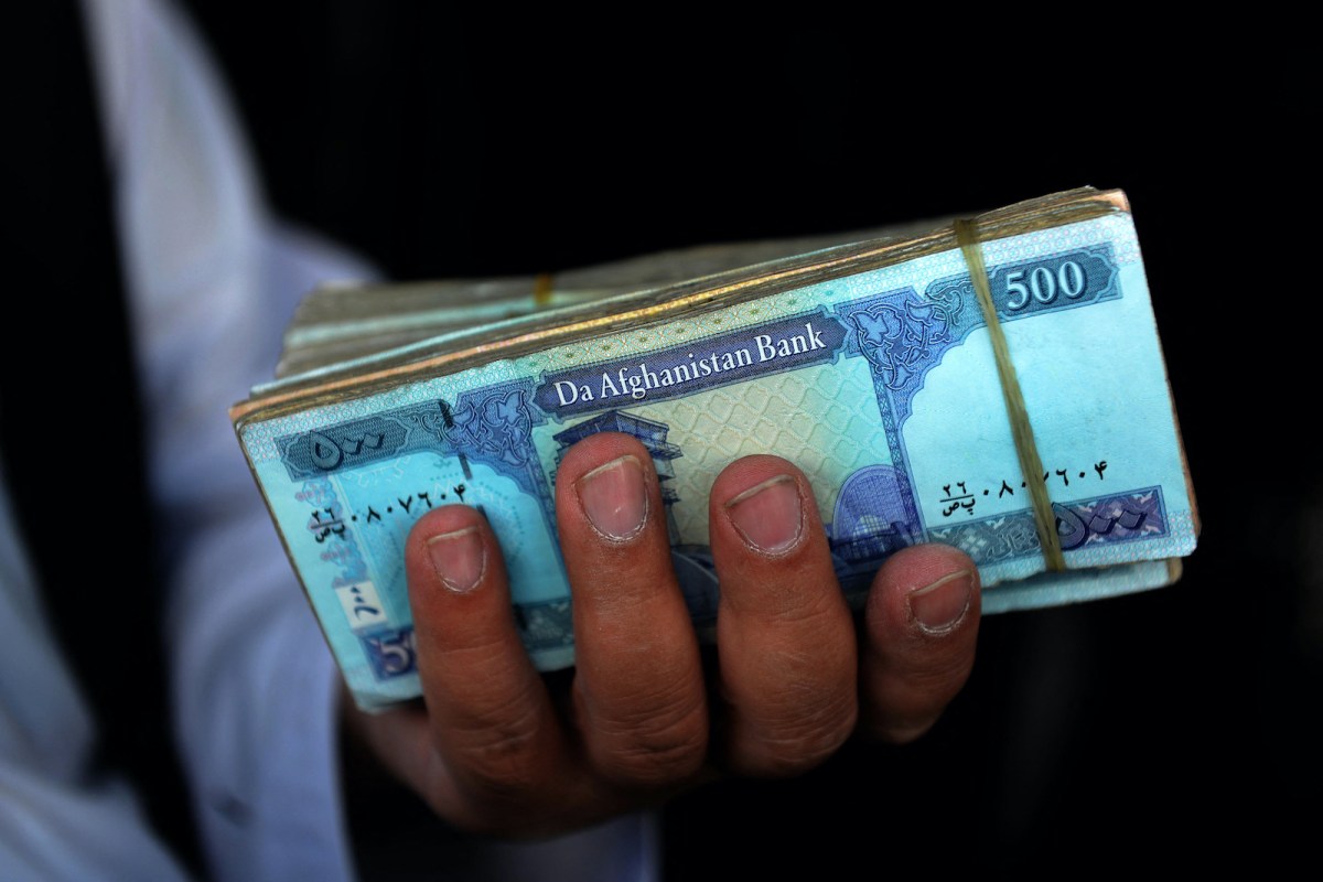 طالبان نے 18ملین ڈالرز افغان بینک میں منتقل کردیے