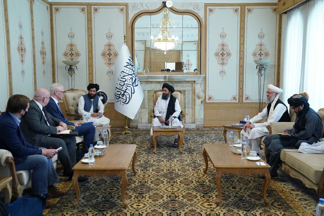 برطانوی خصوصی ایلچی کی افغان نائب وزیر اعظم سے ملاقات
