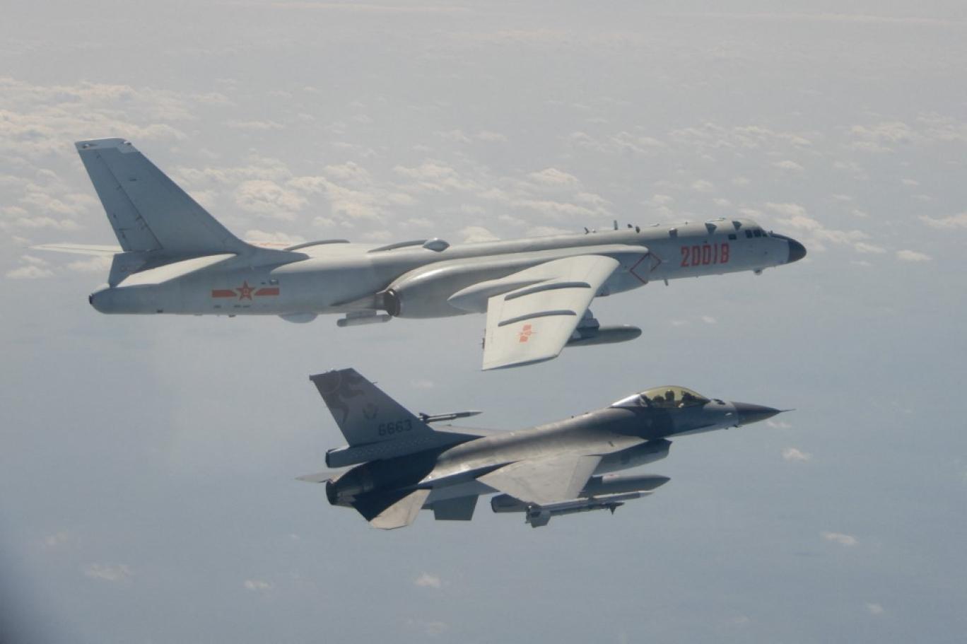 چینی لڑاکا طیاروں کی تائیوان کی فضائی حدود پر مشقیں،جنگ کا خطرہ